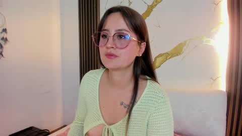 Nina online show from June 1, 6:31 pm