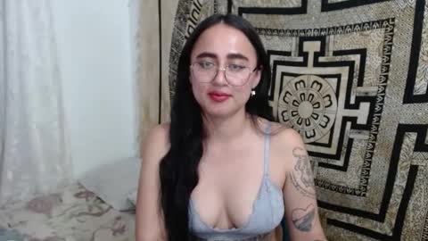 Snapshot of ninakravtz chatting on February 3, 11:36 pm N I N A online show from February 3, 11:36 pm