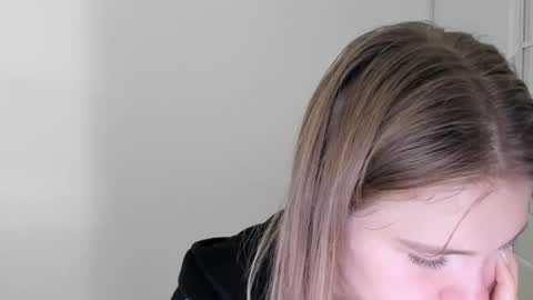 ninarihh online show from October 23, 12:06 pm