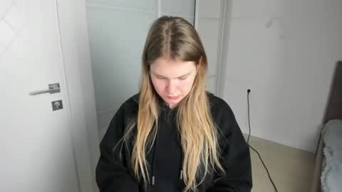 ninarihh online show from March 7, 1:18 pm