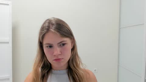 ninarihh online show from September 22, 1:48 pm