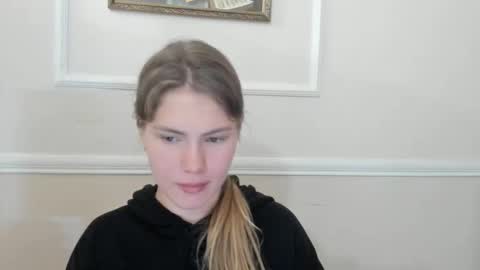 ninarihh online show from November 29, 2:03 pm