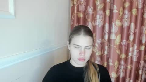 ninarihh online show from December 5, 12:25 pm