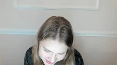 ninarihh online show from November 20, 1:21 pm