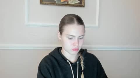 ninarihh online show from December 2, 2:59 pm