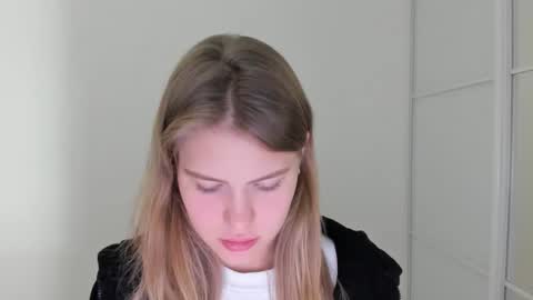 ninarihh online show from October 19, 11:26 am