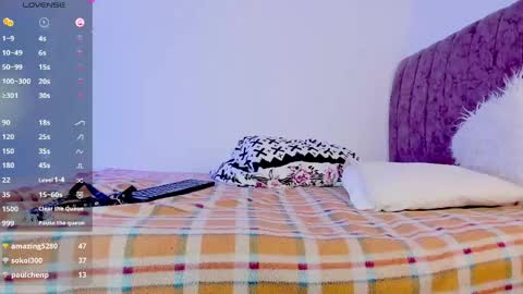 NINI VELVET  online show from April 17, 9:50 pm