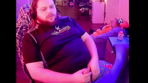 HungStepSon online show from May 2, 10:43 am