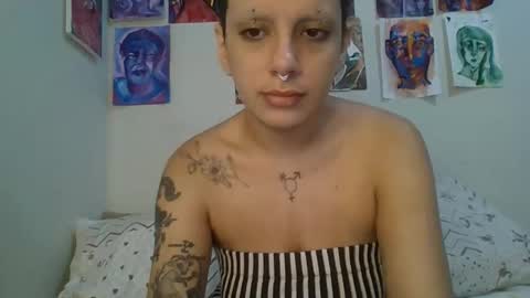 niquetheclown online show from April 28, 8:02 pm
