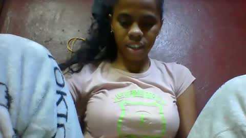 Snapshot of nirinahfy chatting on October 1, 4:55 am nirinahfy online show from October 1, 4:55 am