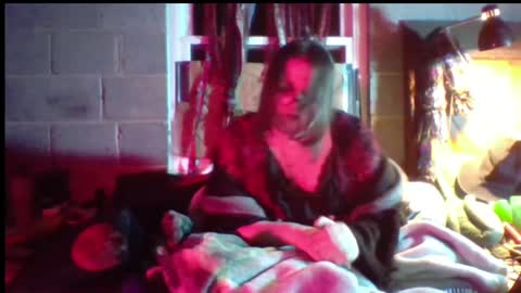 nixylix online show from January 4, 5:05 am