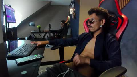 Noah online show from March 5, 8:51 pm