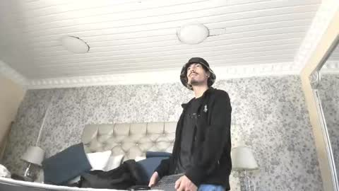 Noah online show from April 19, 4:24 am