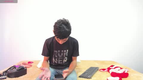 Noah online show from March 25, 6:36 pm