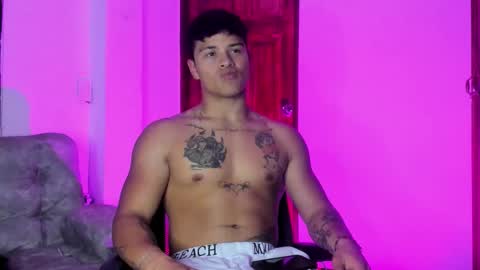 noah_223 online show from December 17, 4:52 am