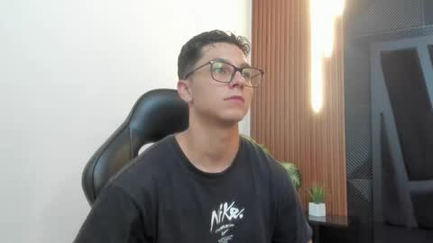 Noah online show from December 22, 12:01 pm