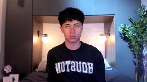 noah_dupont_ online show from October 22, 11:34 am