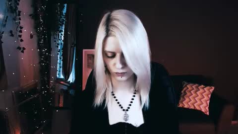 Snapshot of noah_elmer chatting on October 3, 2:47 pm REAL name LiaDM are always open online show from October 3, 2:47 pm