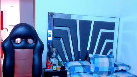 Noah Harris01 online show from February 7, 1:47 pm