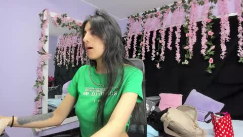 Noah johns online show from December 17, 12:23 pm