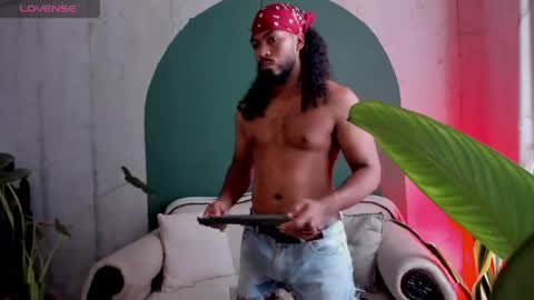 Noah online show from April 25, 3:42 pm