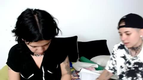 noah hehim    online show from February 3, 11:05 pm