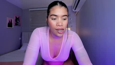 Noemy online show from May 14, 4:27 pm