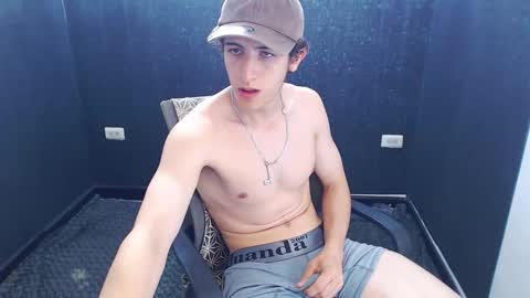 noah_sokolov online show from November 9, 8:44 pm