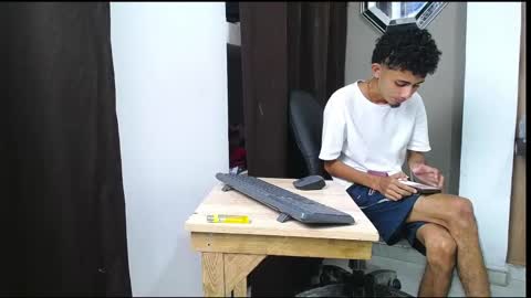 NOAH online show from October 18, 10:25 pm