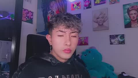 Snapshot of noah_xitruxx chatting on January 31, 1:54 am Noah online show from January 31, 1:54 am