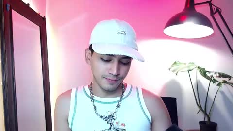 Noah online show from April 10, 6:23 pm