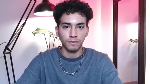 Noah online show from April 11, 4:33 pm