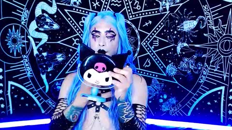 caroline online show from January 9, 1:22 am