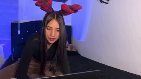 Jean Y Isa online show from December 21, 4:08 am