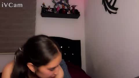 Jean Y Isa online show from December 4, 5:40 am