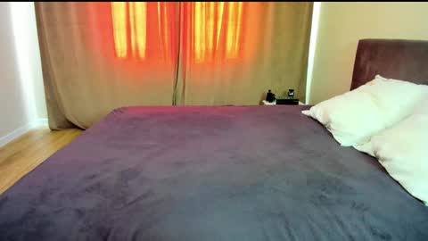 Noelle Natty online show from September 12, 6:48 am