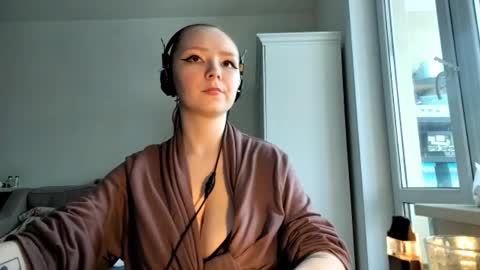 Lisa online show from February 27, 10:30 am