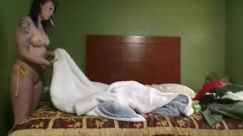 Oops online show from November 15, 12:45 am