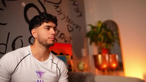 kevin online show from November 24, 7:01 pm