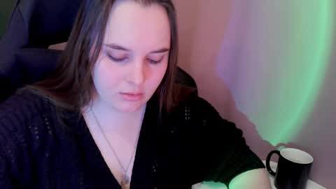 noir_ember_ online show from February 3, 3:38 pm