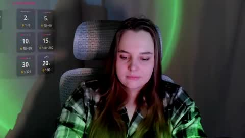 noir_ember_ online show from May 27, 5:54 pm