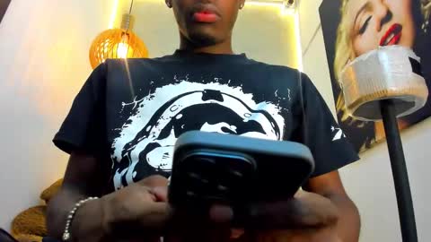 noir_king0 online show from February 19, 2:44 am