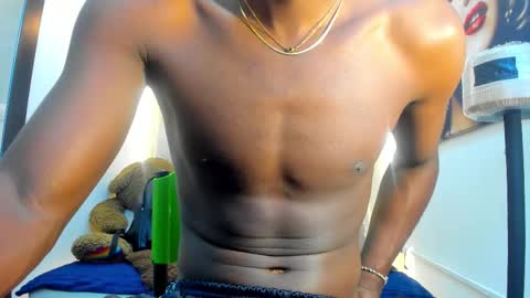 noir_king0 online show from February 26, 2:48 am