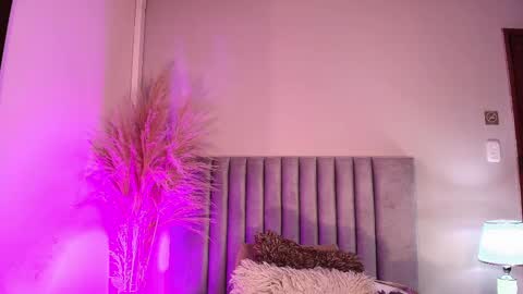 Snapshot of nora_dasilva chatting on September 10, 12:33 am Nora Da Silva online show from September 10, 12:33 am