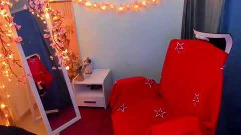 Nora online show from March 7, 9:48 pm