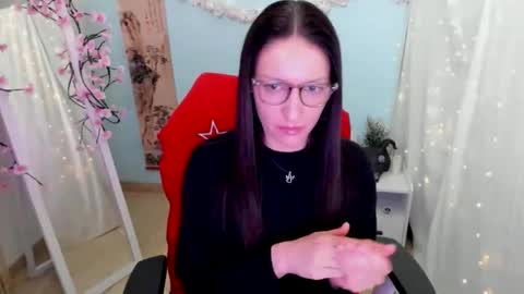 Nora online show from April 5, 10:40 pm