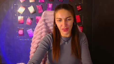 Snapshot of nora_n chatting on October 22, 10:33 pm Nora online show from October 22, 10:33 pm