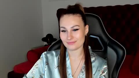 NoraFoxes online show from November 29, 5:26 am