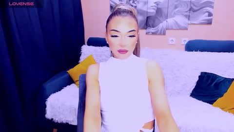 NoraSun online show from November 14, 5:59 pm