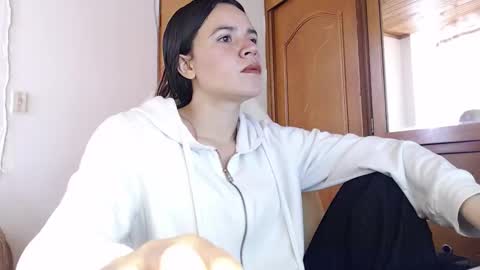 noreen_ online show from February 10, 6:11 pm